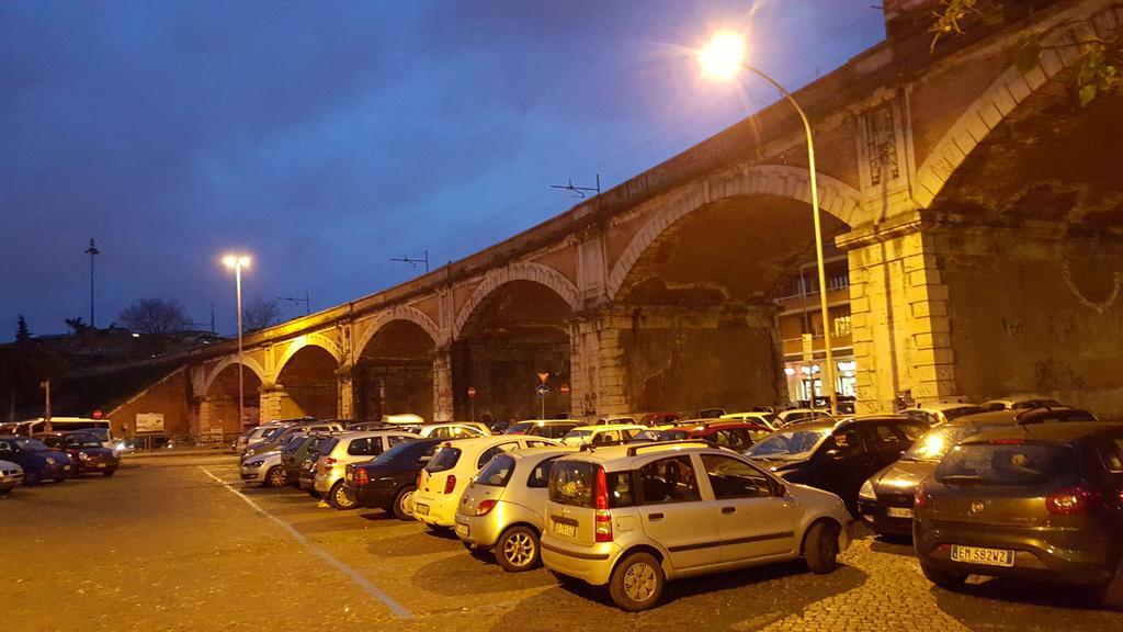 Al Ponte Del Papa B&B Rome Bagian luar foto