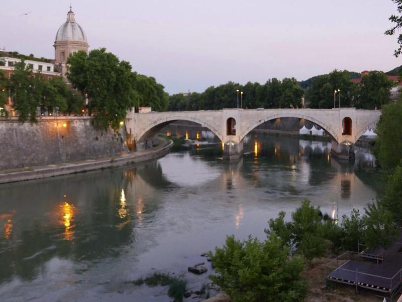 Al Ponte Del Papa B&B Rome Bagian luar foto